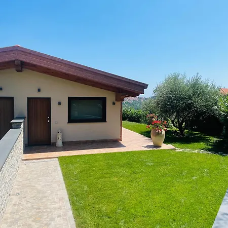 בית נופש Connie's Pianillo